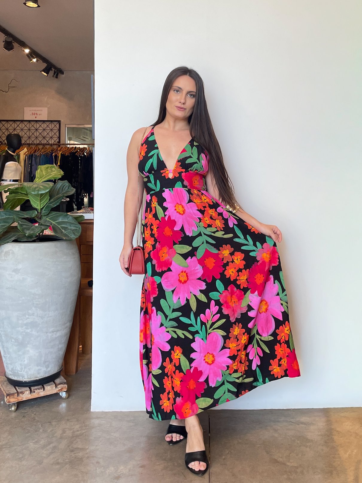 03 vestido longo floral com alcas e amarracao nas costas melissa