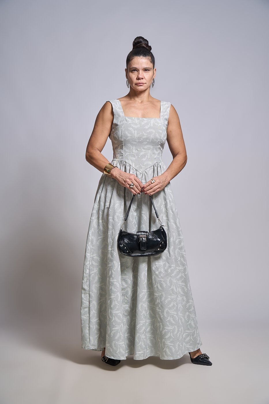 02 vestido decote quadrado com pregas no quadril e amarracao nas costas bella