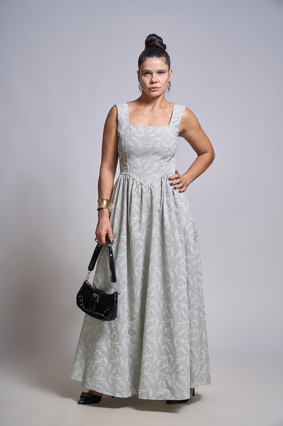 03 vestido decote quadrado com pregas no quadril e amarracao nas costas bella