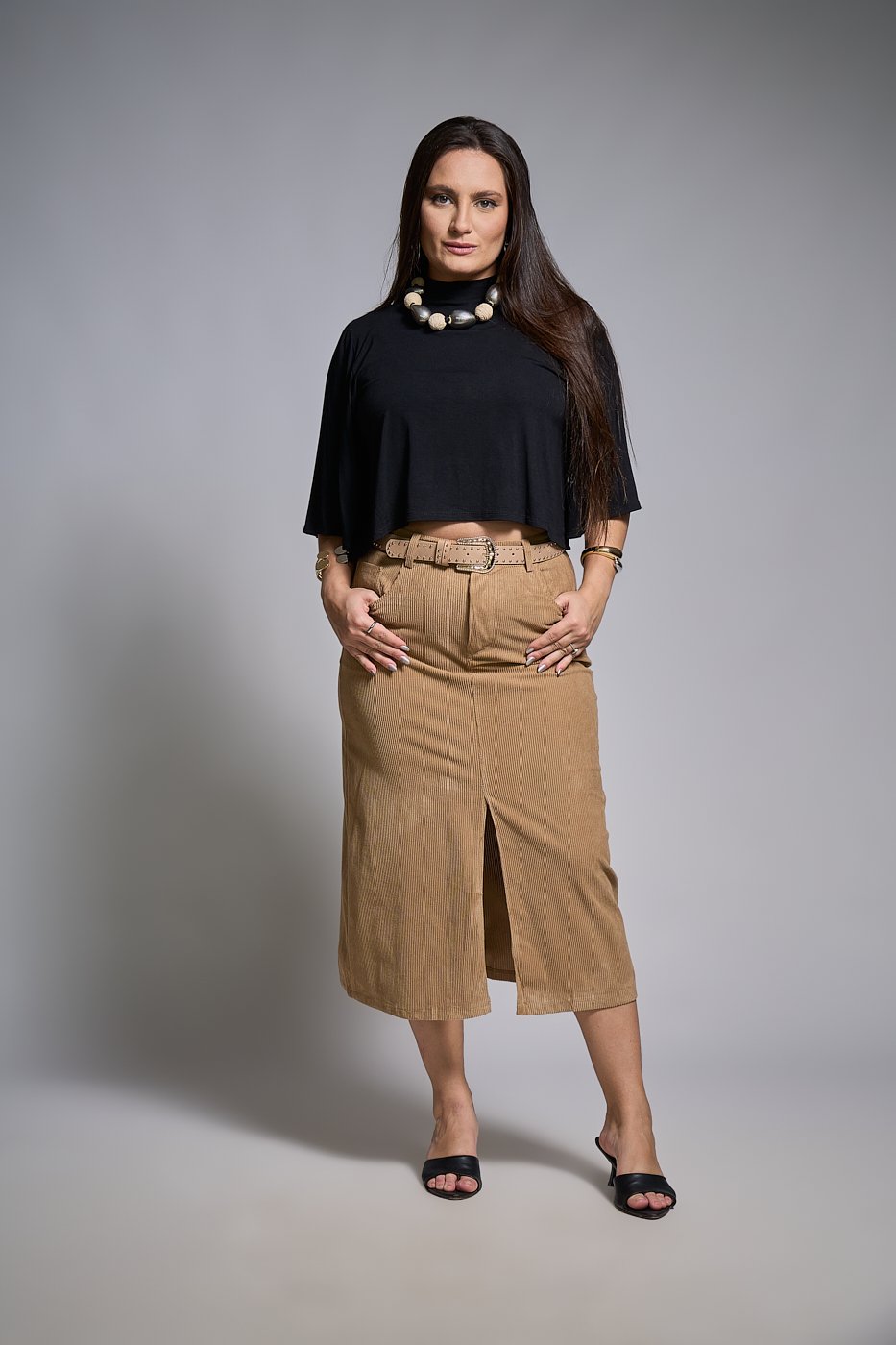 12 blusa cropped de malha e manga ampla com gola alta nic