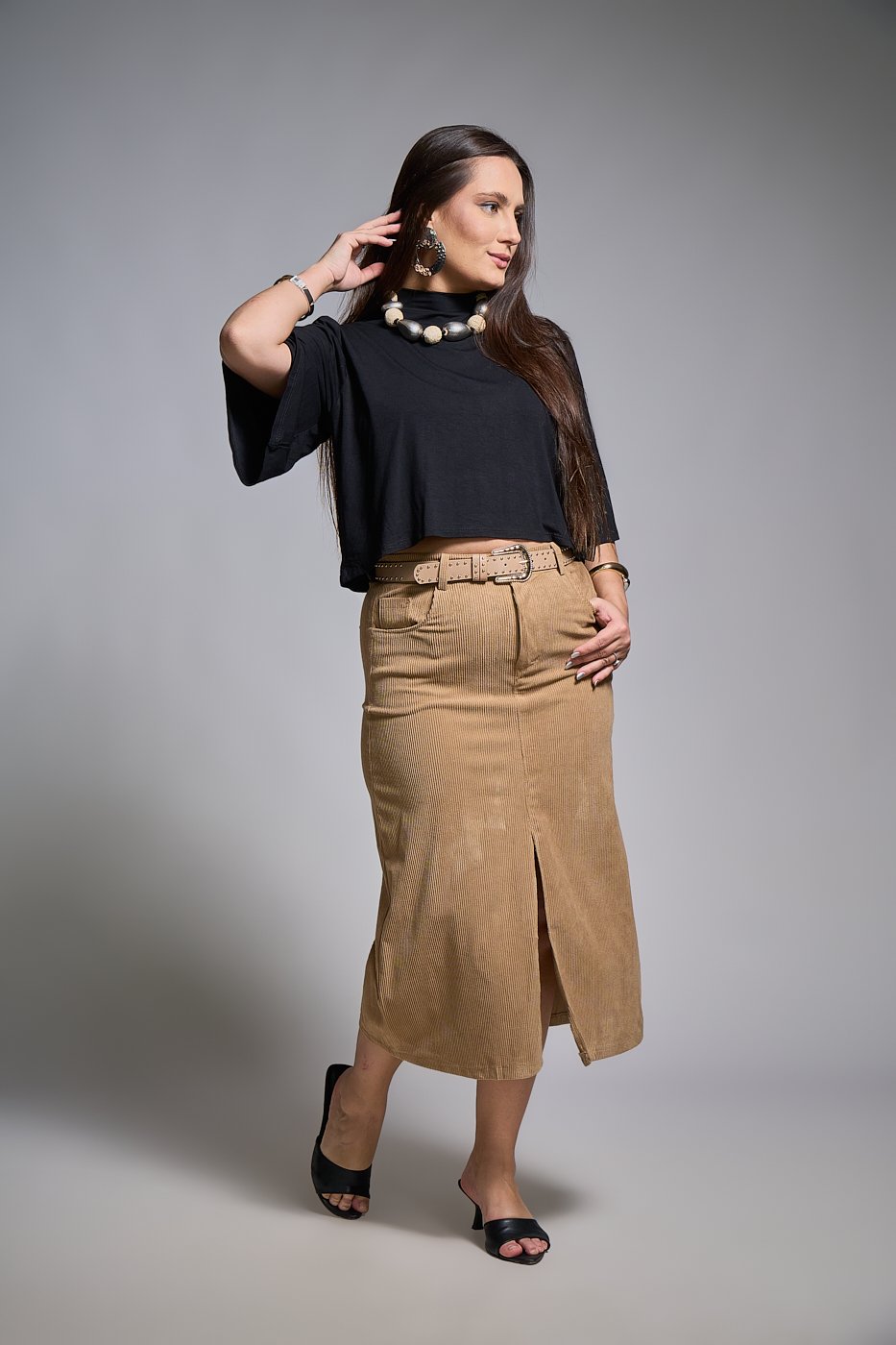 13 blusa cropped de malha e manga ampla com gola alta nic