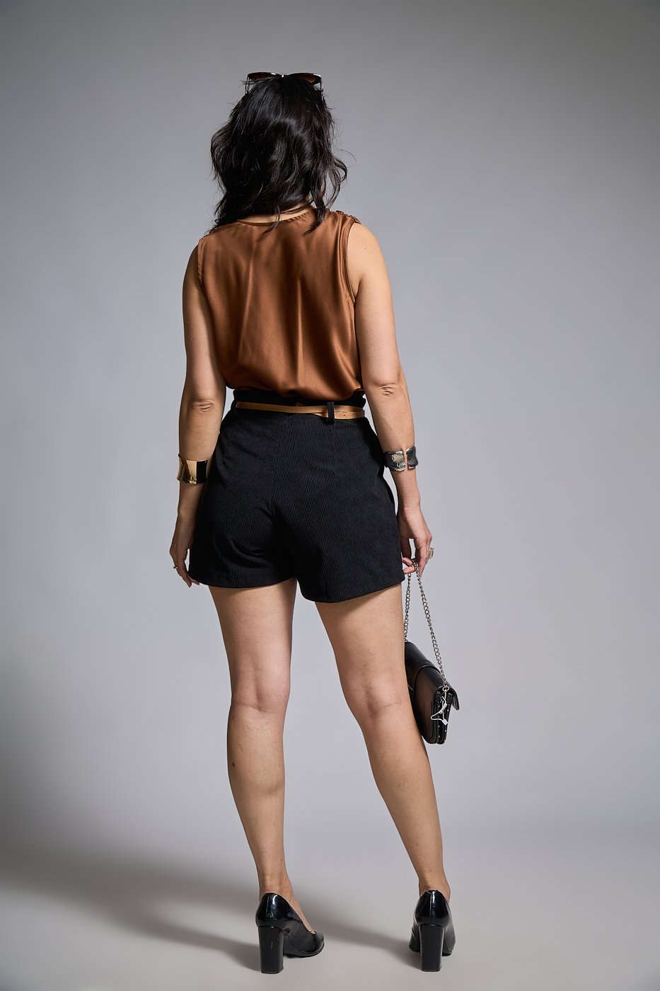 01 blusa acetinada regata gola boba alice