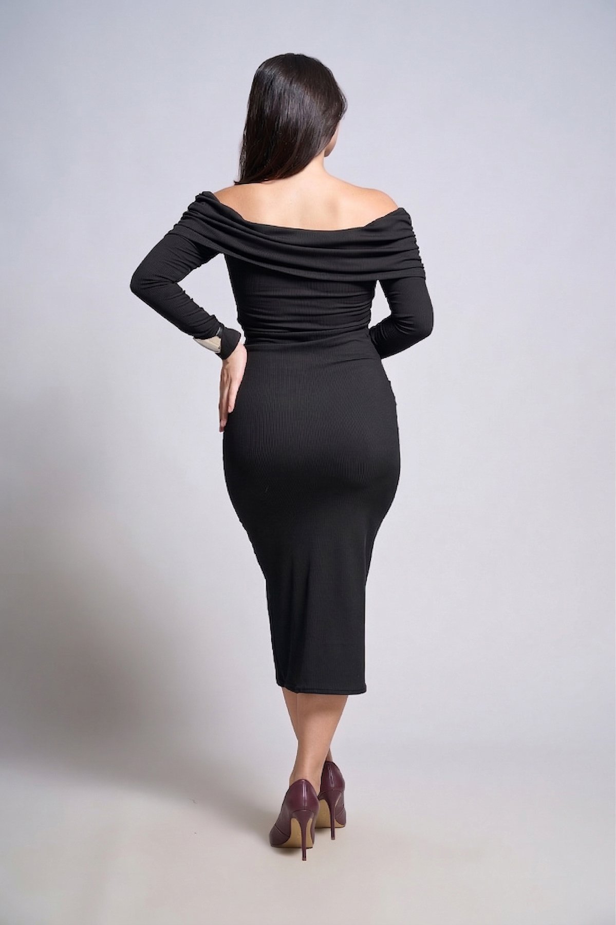 02 vestido midi canelado ombro a ombro drapeado de manga longa isa