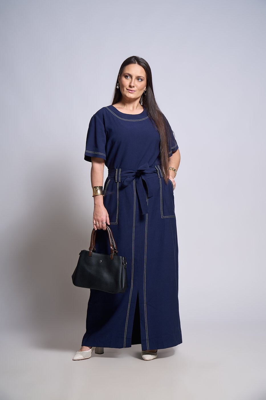 07 conjunto pespontado de blusa e saia midi com cinto e cinto faixa merliah