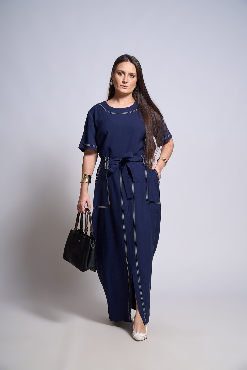 09 conjunto pespontado de blusa e saia midi com cinto e cinto faixa merliah