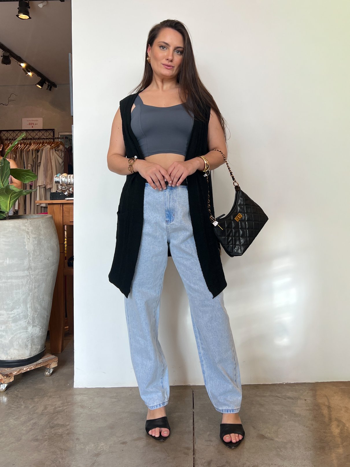 15 top cropped de poliamida com bojo e alca larga lilian
