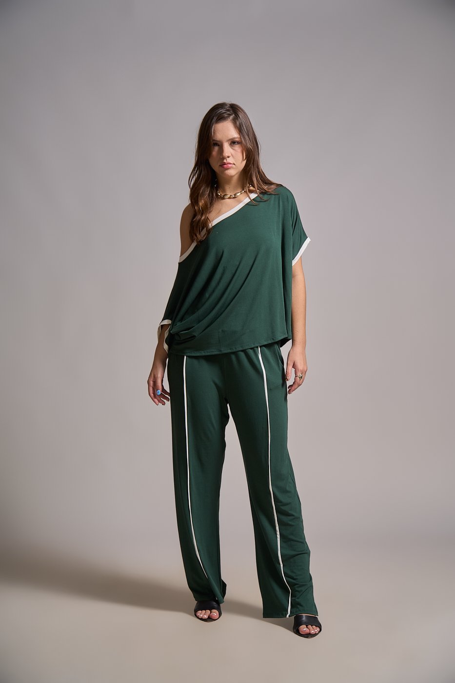 31 conjunto feminino de calca viscolycra e blusa manga japonesa bruna