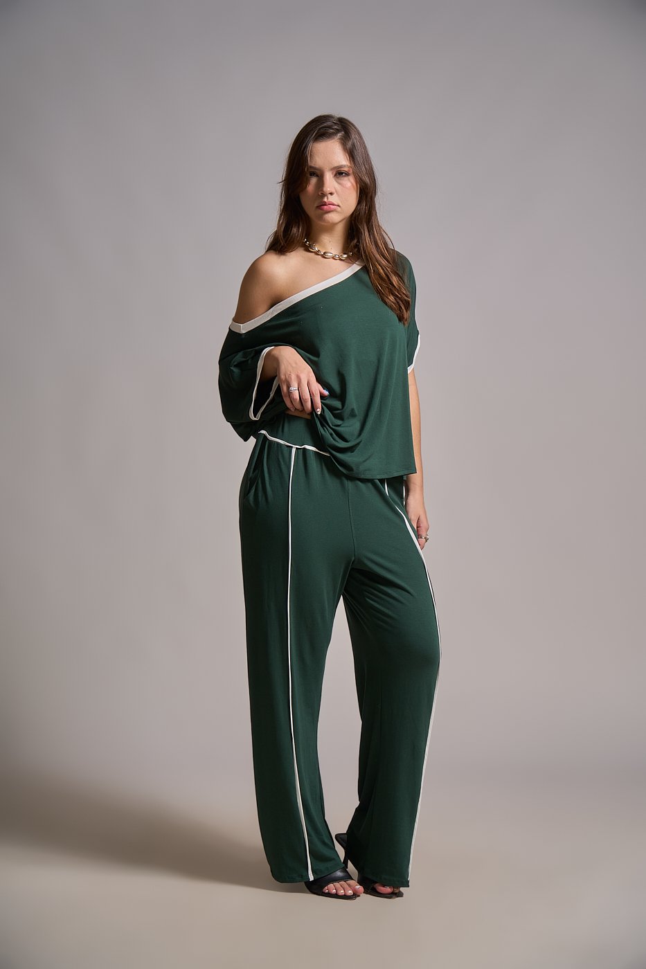 33 conjunto feminino de calca viscolycra e blusa manga japonesa bruna