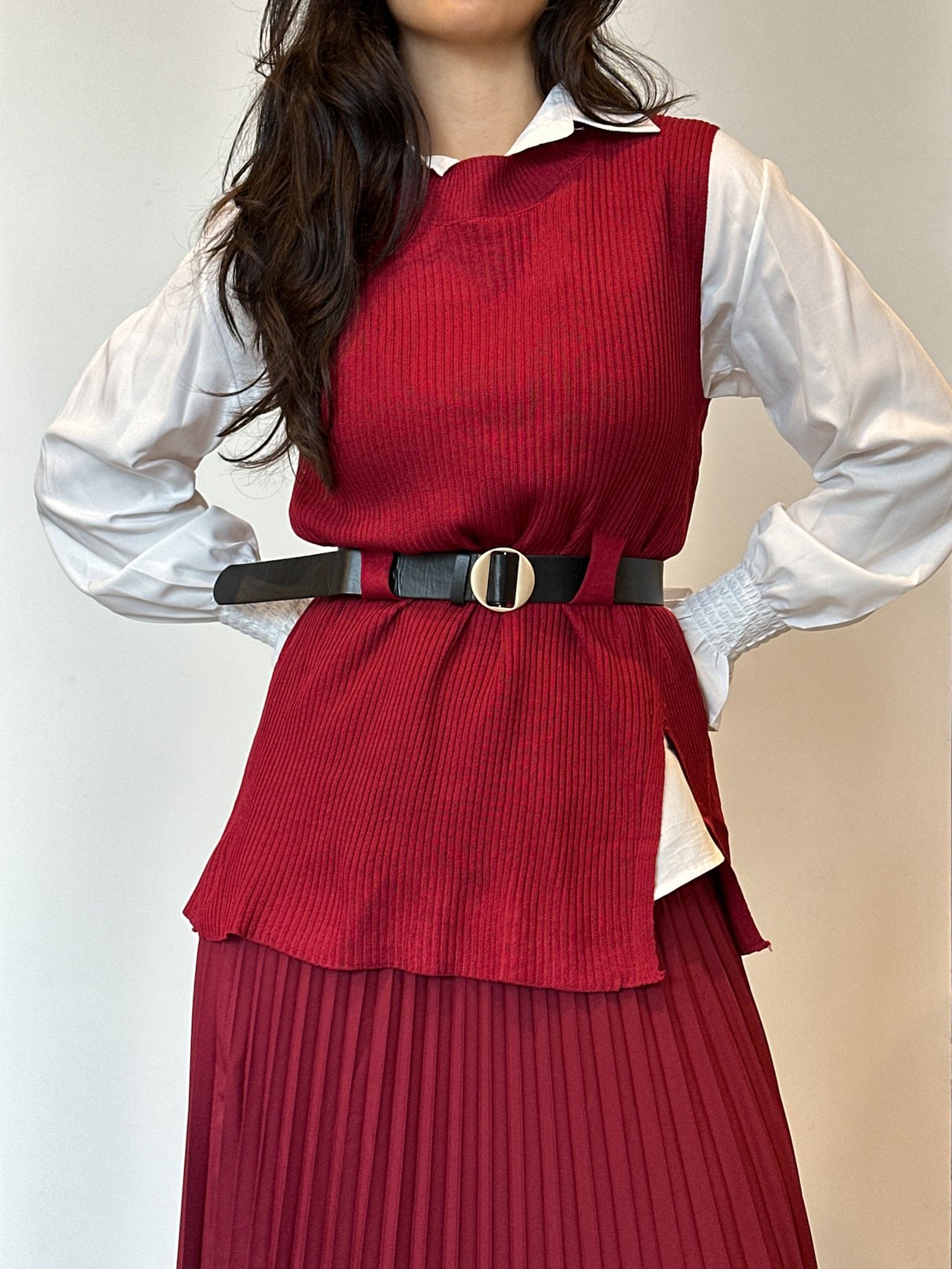07 conjunto de camisa com cinto e colete alongado lana
