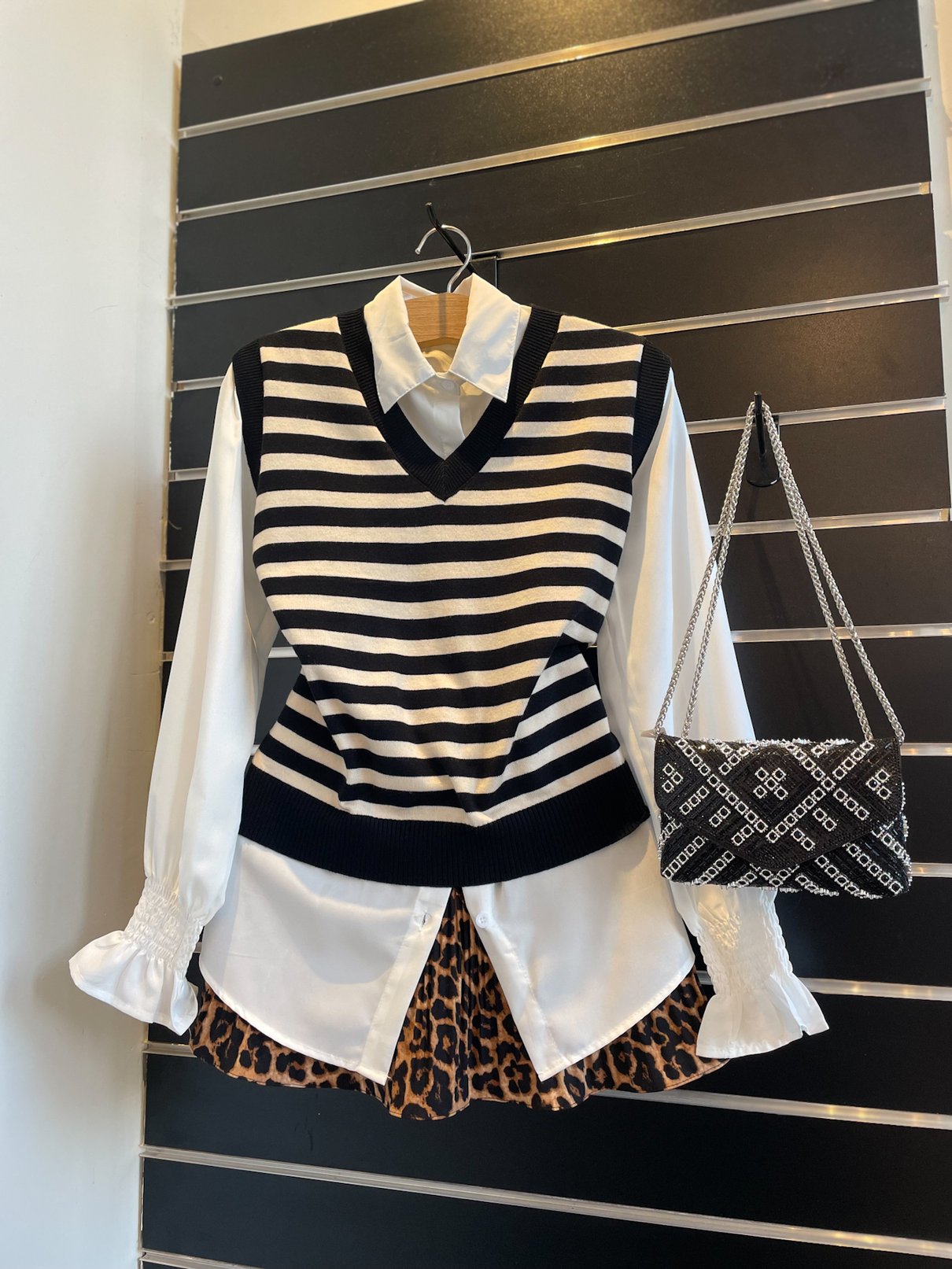 02 conjunto de camisa com colete de linha listrado isadora