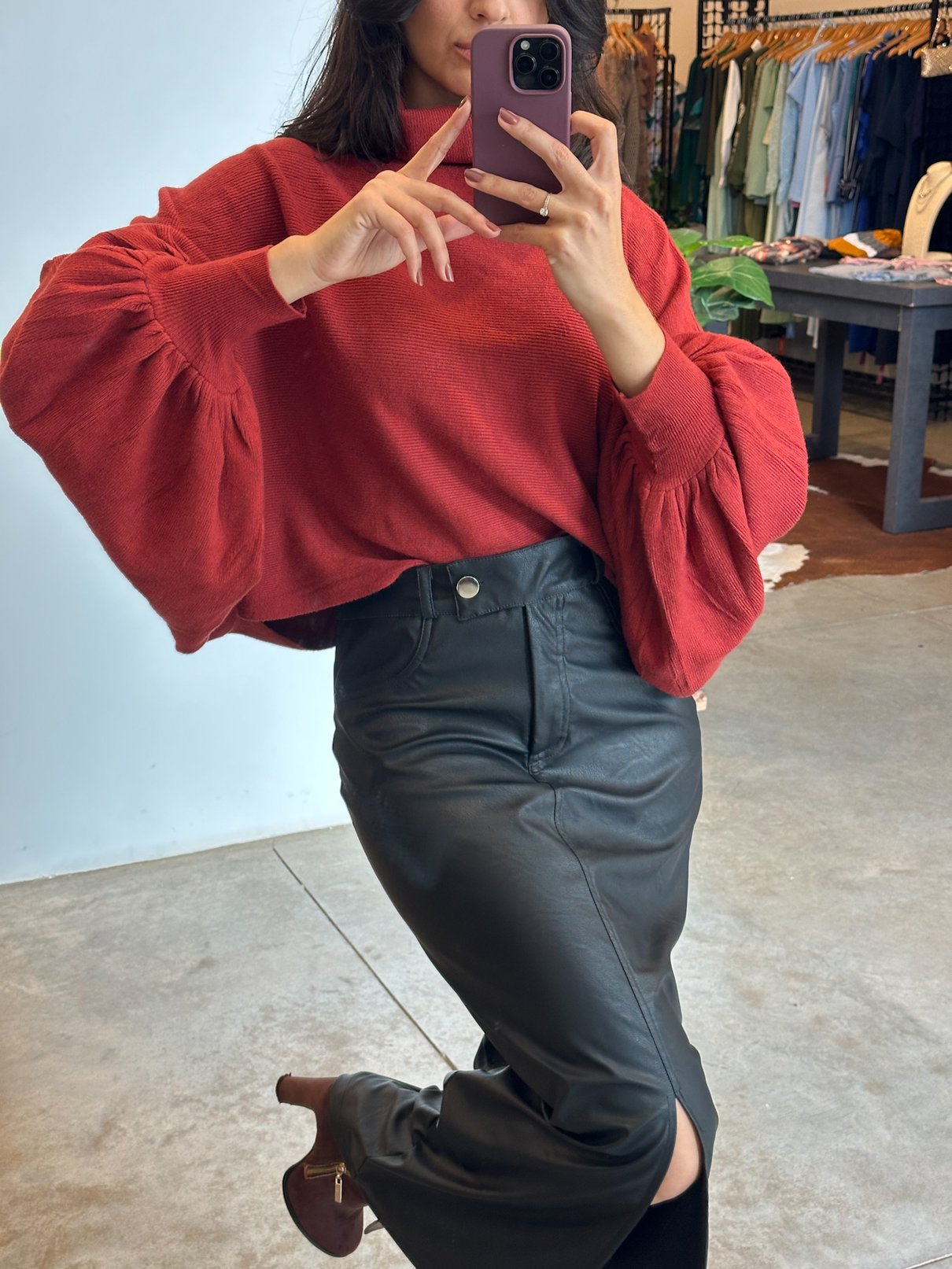 34 blusa de linha curta com gola alta misa