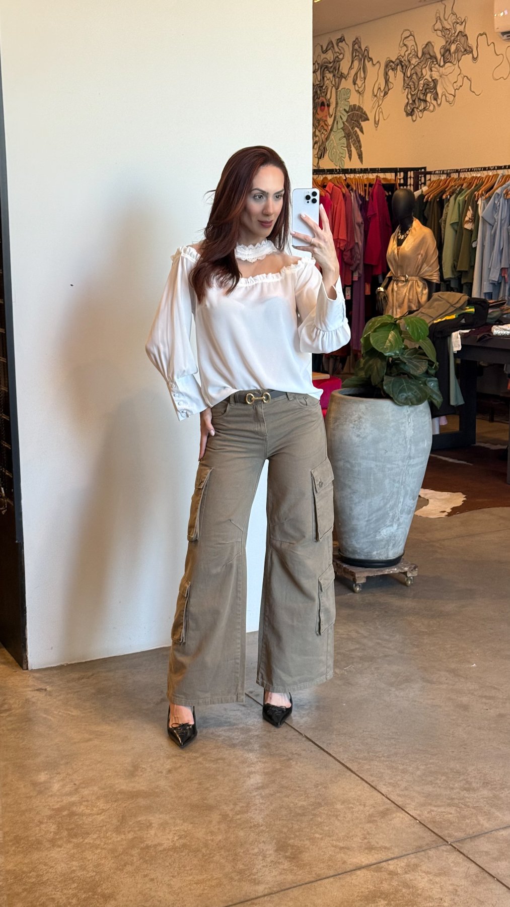 15 blusa com tule nos ombros entremeio na gola e botoes nas mangas jaqueline