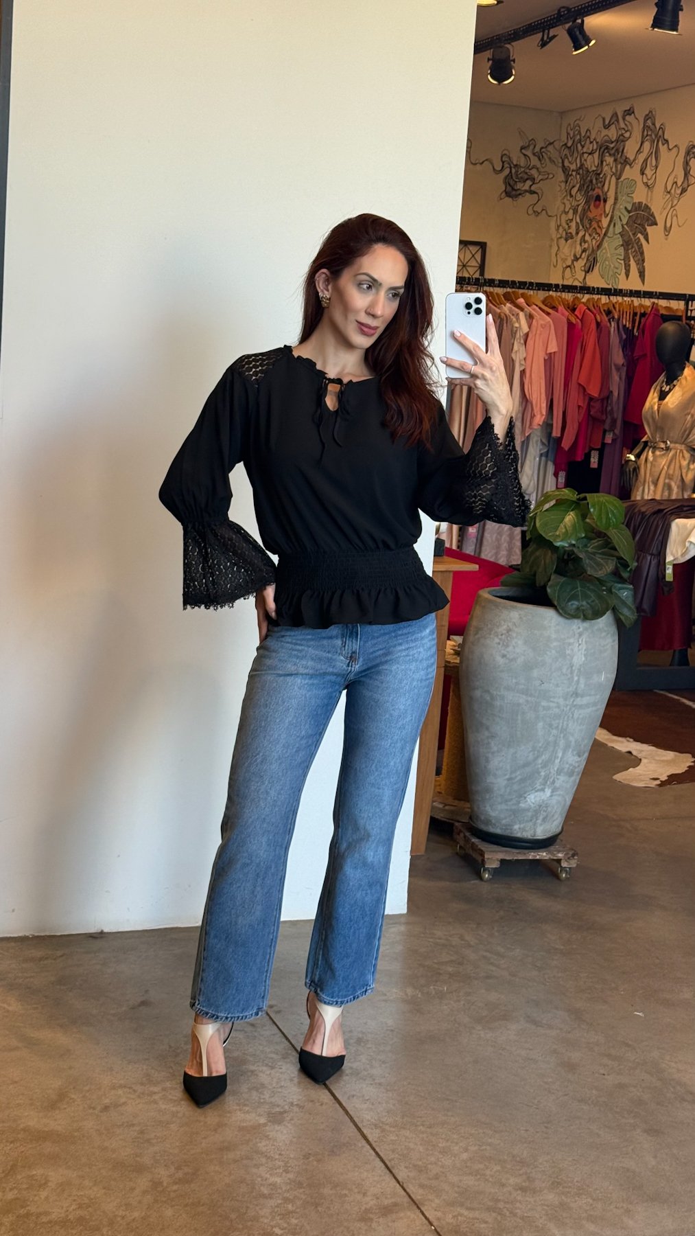 04 blusa com lastex na cintura e renda no ombro e manga miranda