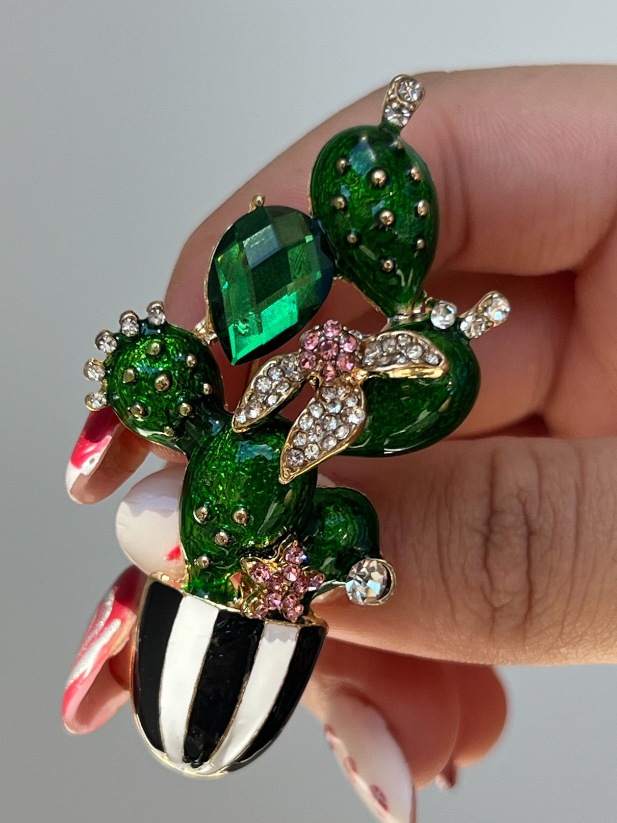 01 broche maxi cacto dourado