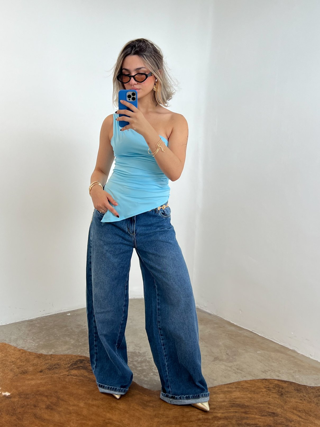 01 blusa nula manga assimetrica laura