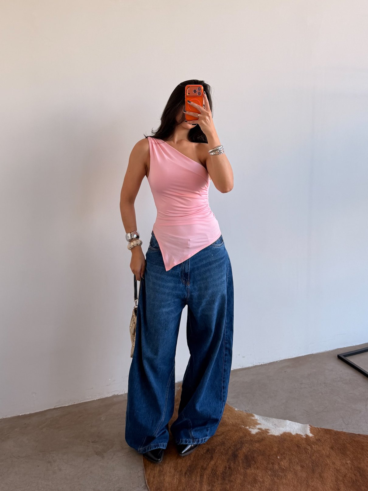 16 blusa nula manga assimetrica laura